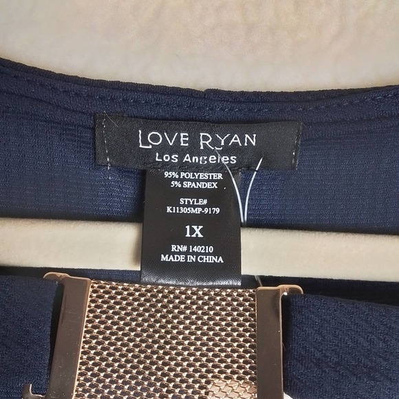 NWT Plus Size Cold Shoulder Blouse 1X in Navy w/ Gold Neck Embellishment - Picture 9 of 13